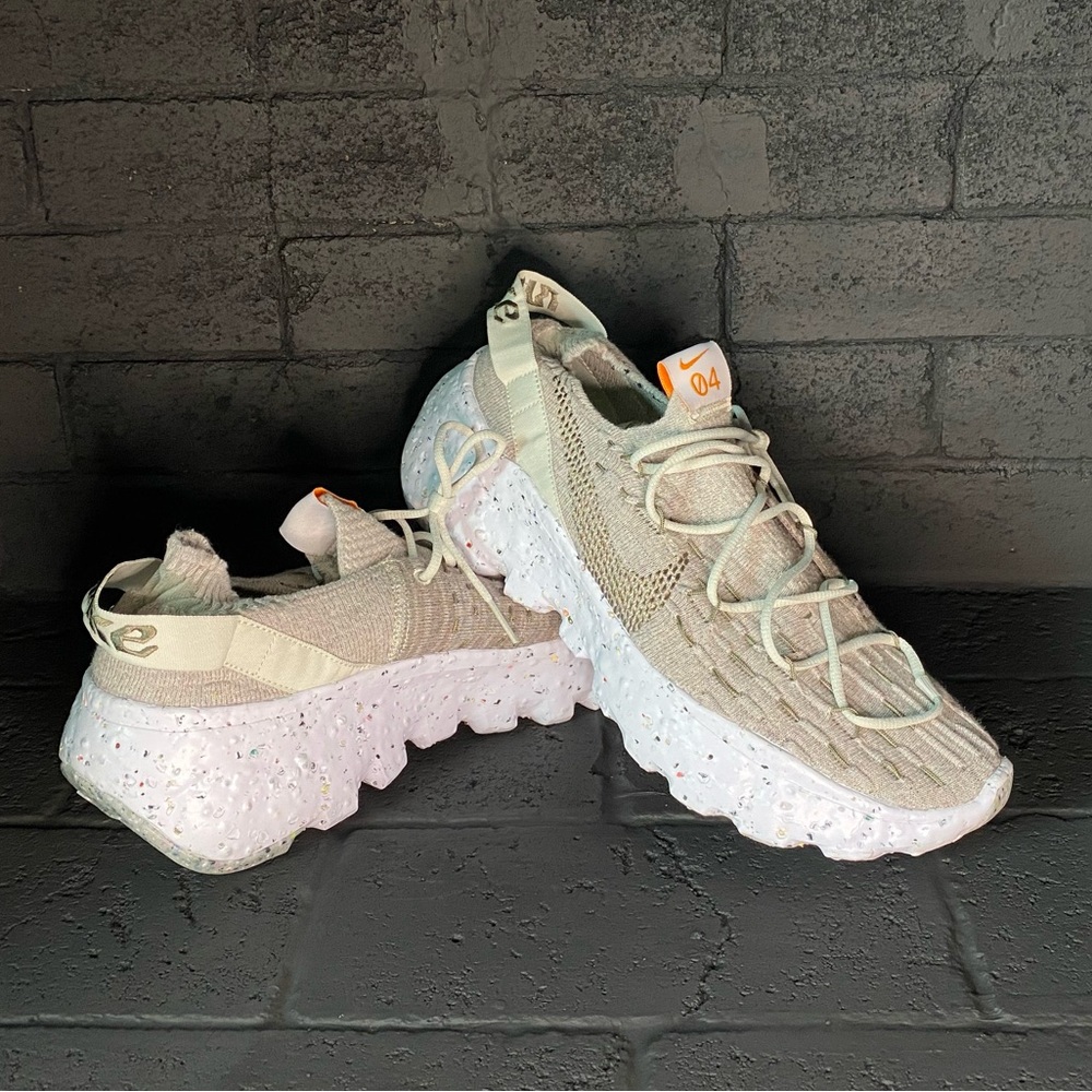 Nike Space Hippie 04